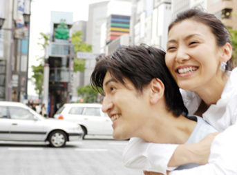 彼氏や彼女の生まれ育った街を一緒にぶらり