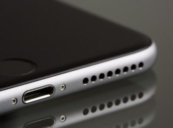 iPhoneのライトニングポートがなくなる問題